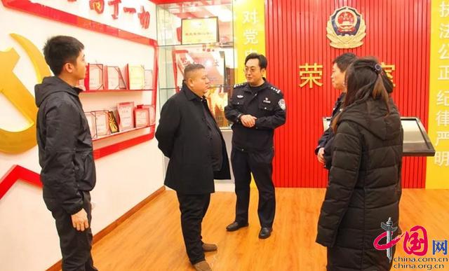 原平市委常委宣传部长王彤深入交警大队检查精神文明单位建设工作