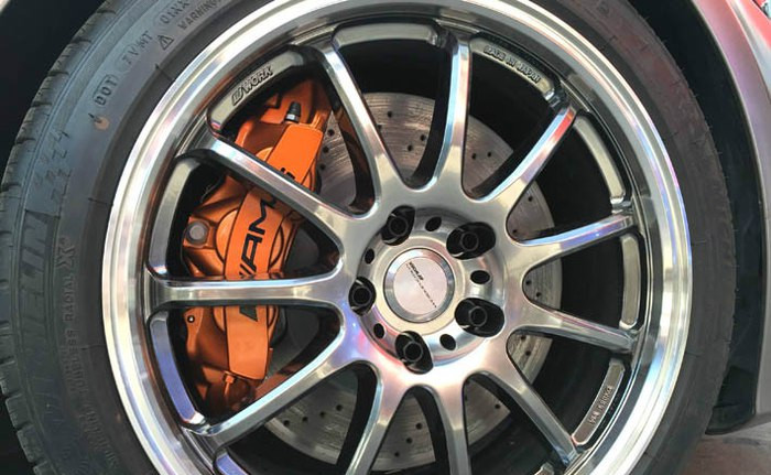 奔驰c200改装amg6刹车卡钳颜值逆天制动一流