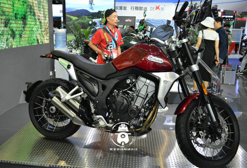 国产首款单摇臂复古摩托凯越500f实拍解析