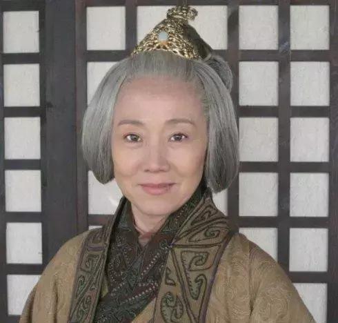 《知否》中全心全意帮顾廷烨的她,总演小配角,62岁仍很漂亮_康群智