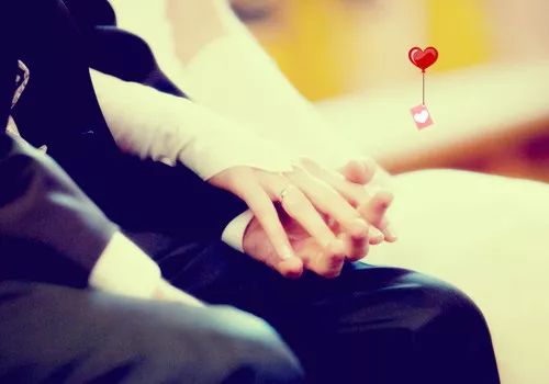 新歌梅朵一曲永远手牵手爱就是一生一世两心常相守听醉了