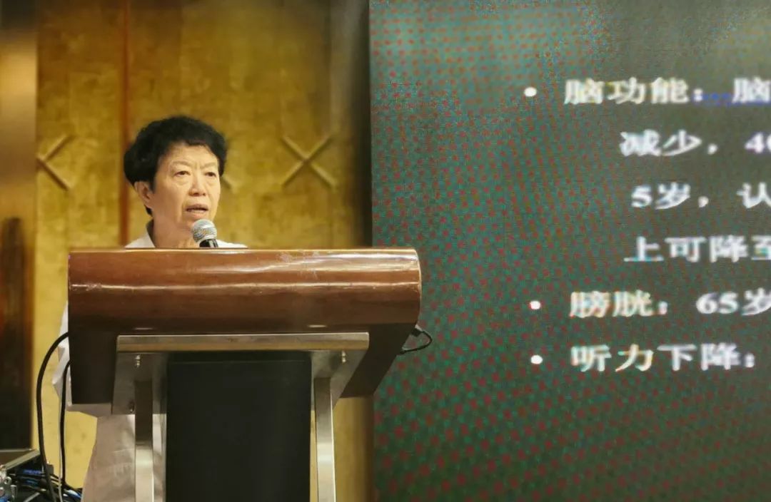 和广大患者尊敬与喜爱的朱宁教授,朱老师的讲座形式生动,幽默,从医生