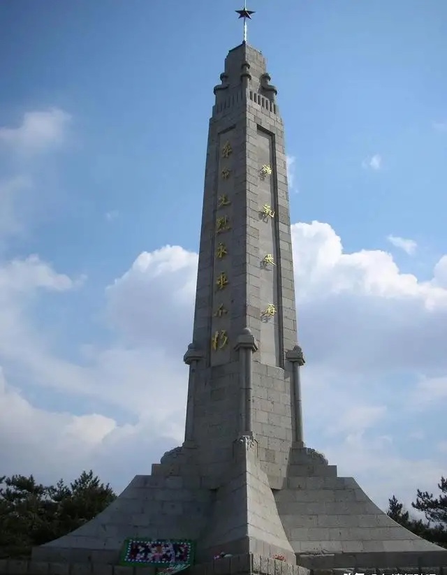 吉林市革命烈士纪念塔图片
