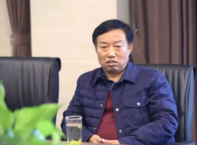 市住建局局长,"匠心艺术团"名誉团长钱栋致辞市建协会长宋小华为艺术