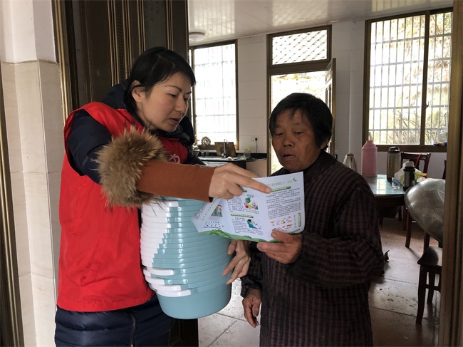 泰顺壹家人公益开展农村生活垃圾分类宣传活动