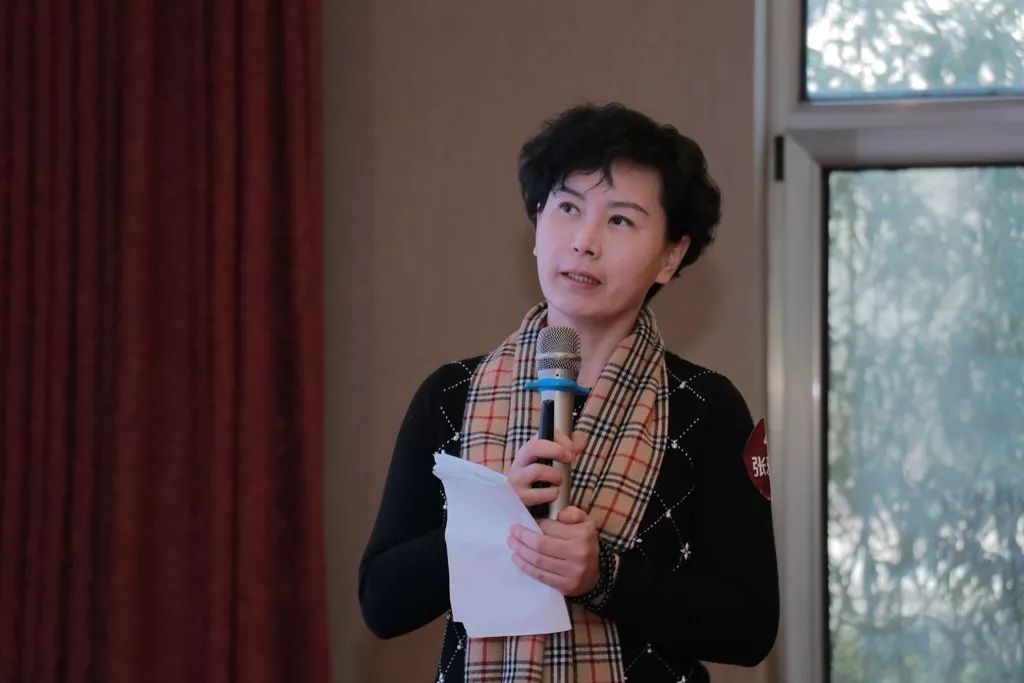 选手演讲经过一番激烈的唇枪舌剑后,肇庆医学高等专科学校郭雯雯