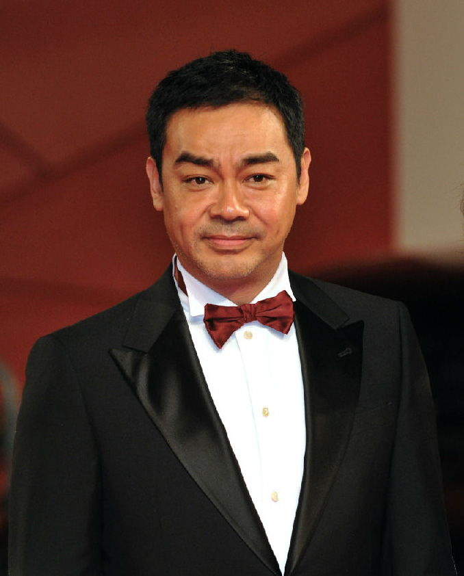 结婚21年无儿无女,拍98部电影,连续提名6届影帝却未获奖_刘青云