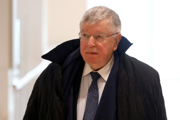 以非正常手段裁员,致19人自杀,前首席执行官被判入狱_迪迪埃·隆巴德