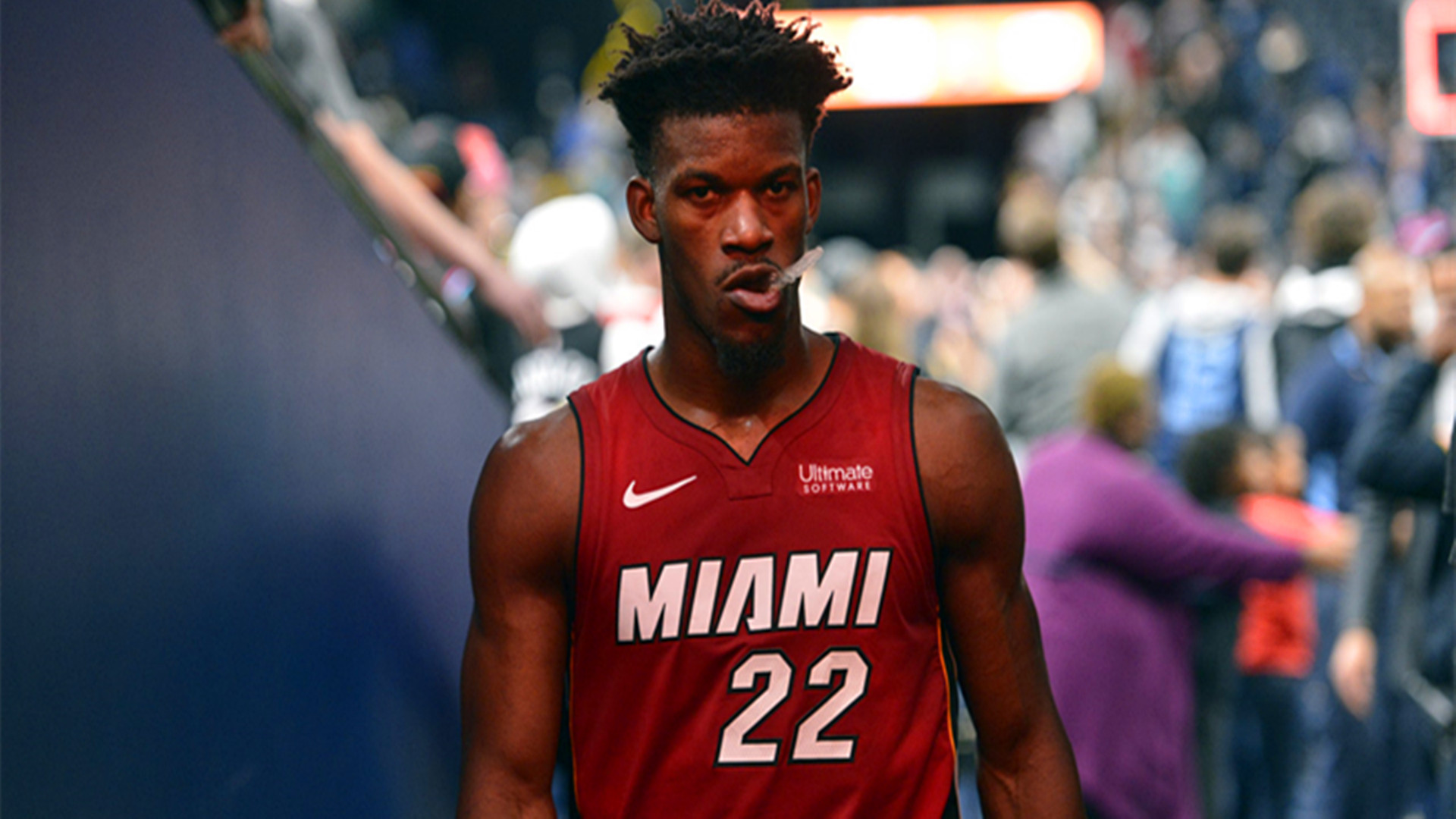 热火队在第四节击败犹他爵士,以107-104获胜,并取得球队三连胜