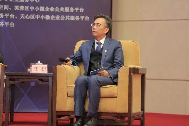 随后,中南大学法学院副院长何炼红,省人民检察院正处级调研员,《检察