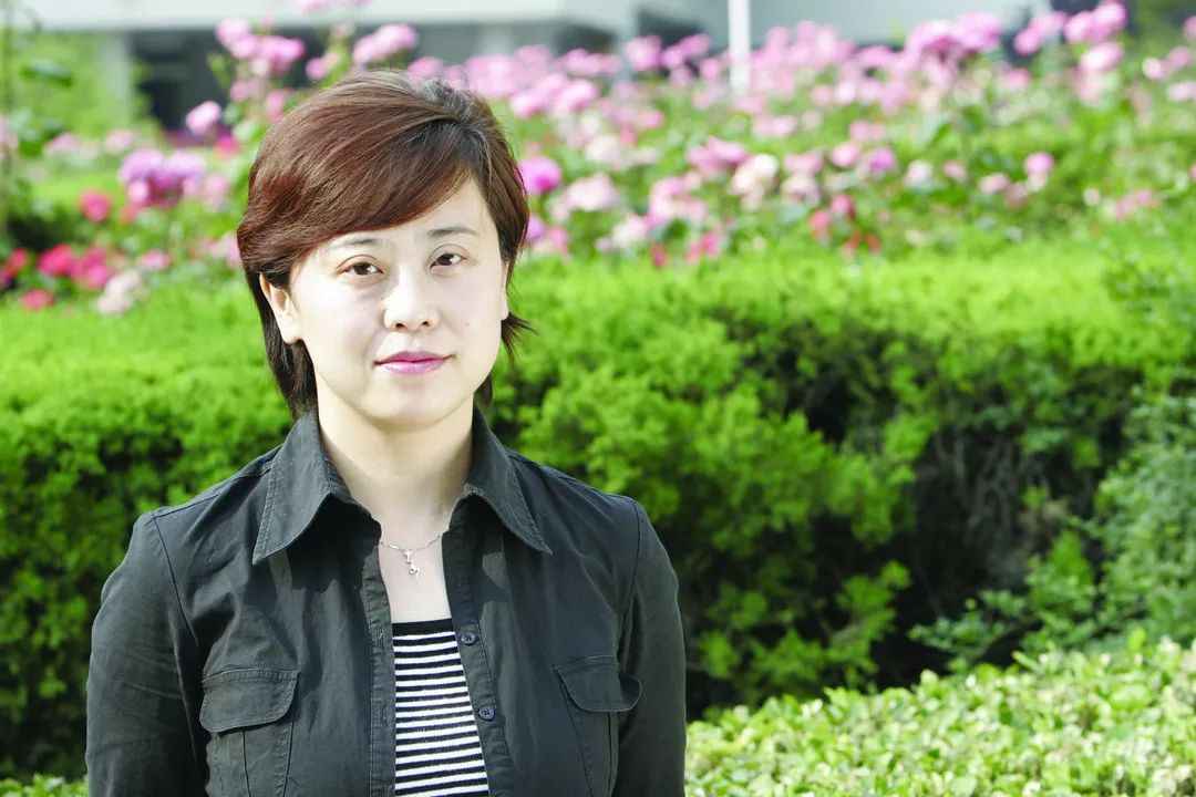 谆谆如母语殷殷似友亲记我校最美教师法学院副教授陈爽