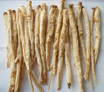 桔梗这些植物来冒充人参,用超低的价格销售,来忽悠那些不懂人参的人.