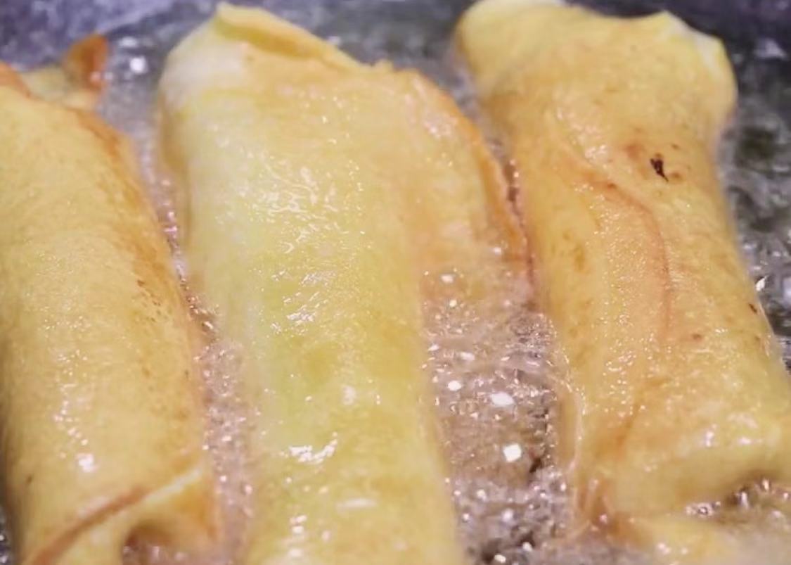 五彩斑斓的酥炸春花卷方法简单每隔几天就要吃一次