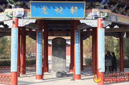 刘邦出生在公元前256年沛县丰邑中阳里(今江苏沛县)一农户家庭,直到33