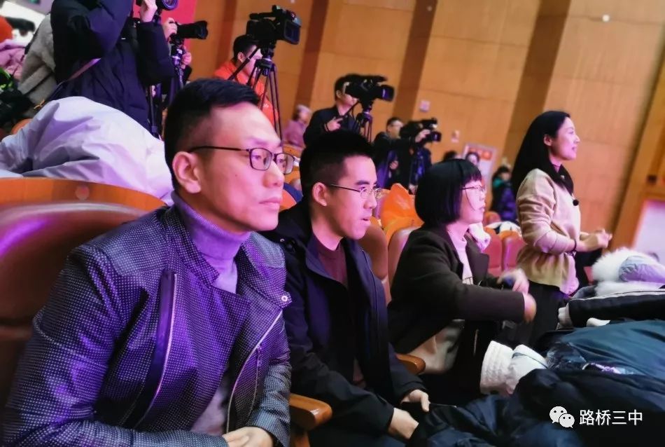 比赛前,戴晓波校长,张雪琴副校长,陈灵兵副校长,张萧副校长特地到舞蹈