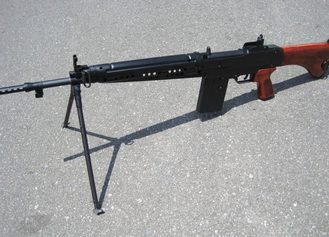 原创0.2亿日元买手枪,步枪效仿欧洲小国比利时,日本陆自轻武器换代