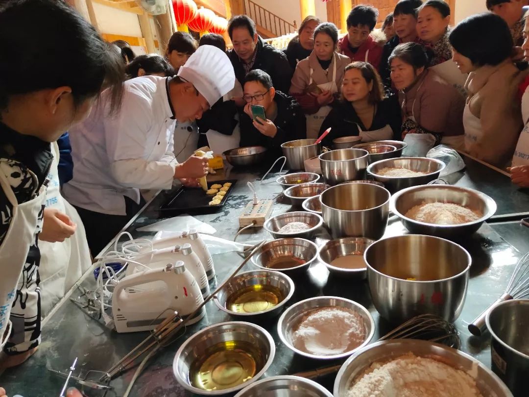 乡村振兴讲堂丨马金镇蛋糕制作培训班开班啦
