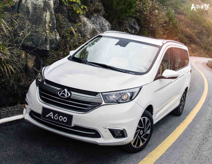 长安欧尚a600整车比较前卫