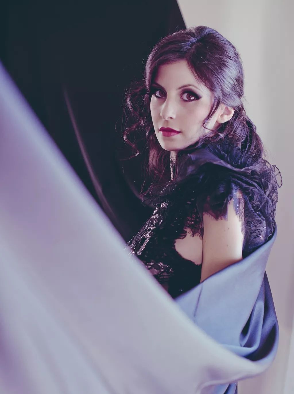 意大利女高音歌唱家:劳拉·玛茨丽意大利著名女高音,歌剧演员,曾在