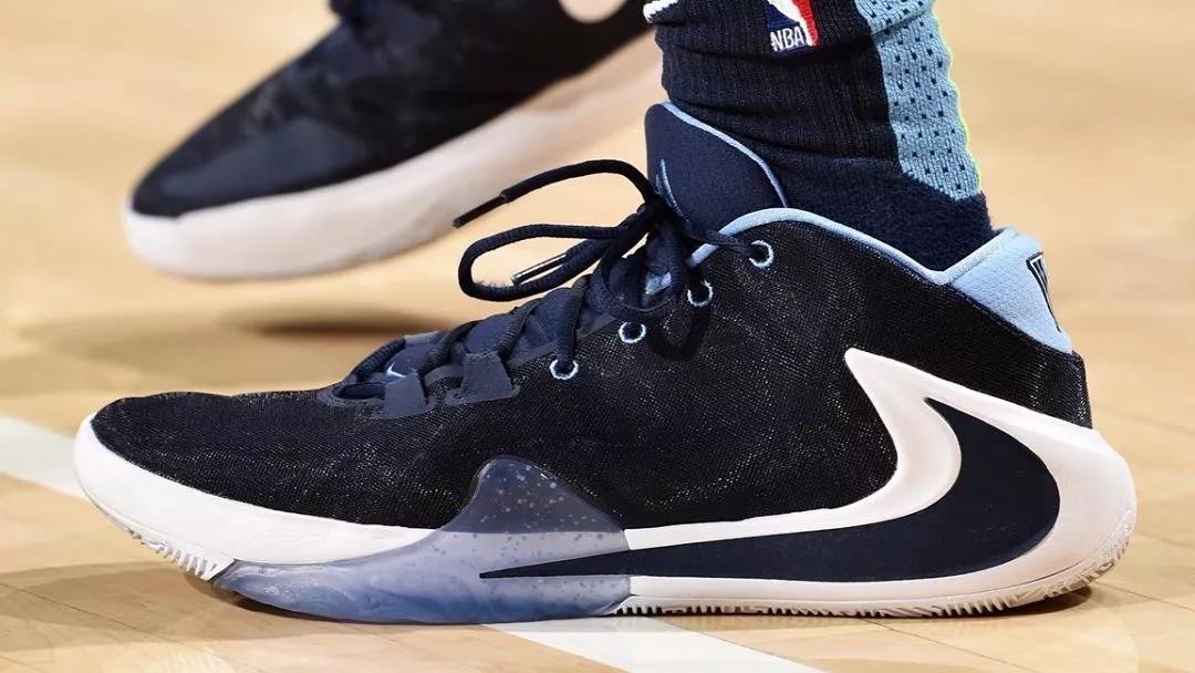 今日上脚哈雷尔2双骚鞋库兹马的好莱坞球鞋