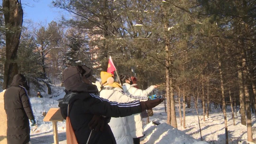 【做大冰雪旅游 扮靓森林里的家】伊春森工集团朗乡唤鸟季启动 冰雪