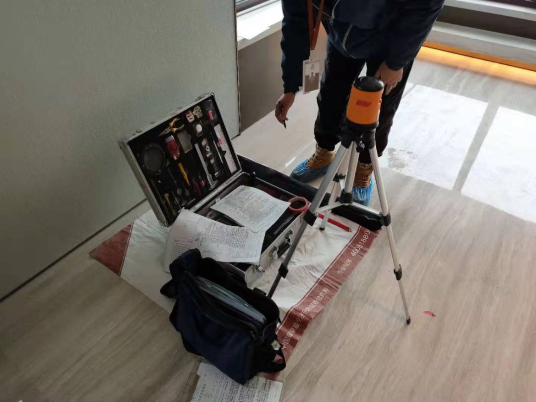 验房师蹒跚于中国地产江湖边缘