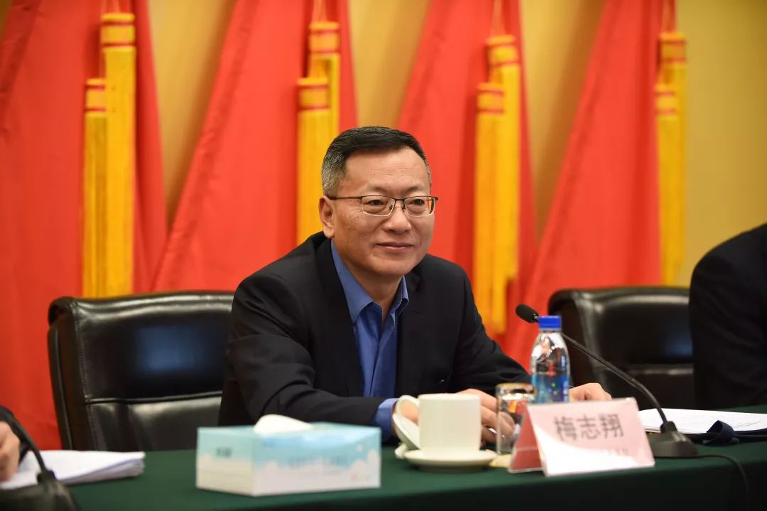 梅志翔同志在致辞中指出,近年来农行工会服务大局,服务职工,为推动