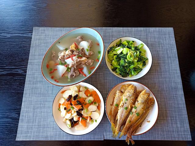 冬天晚餐怎么做才健康?我家每天4个菜,鲜美营养,热乎乎益肠胃