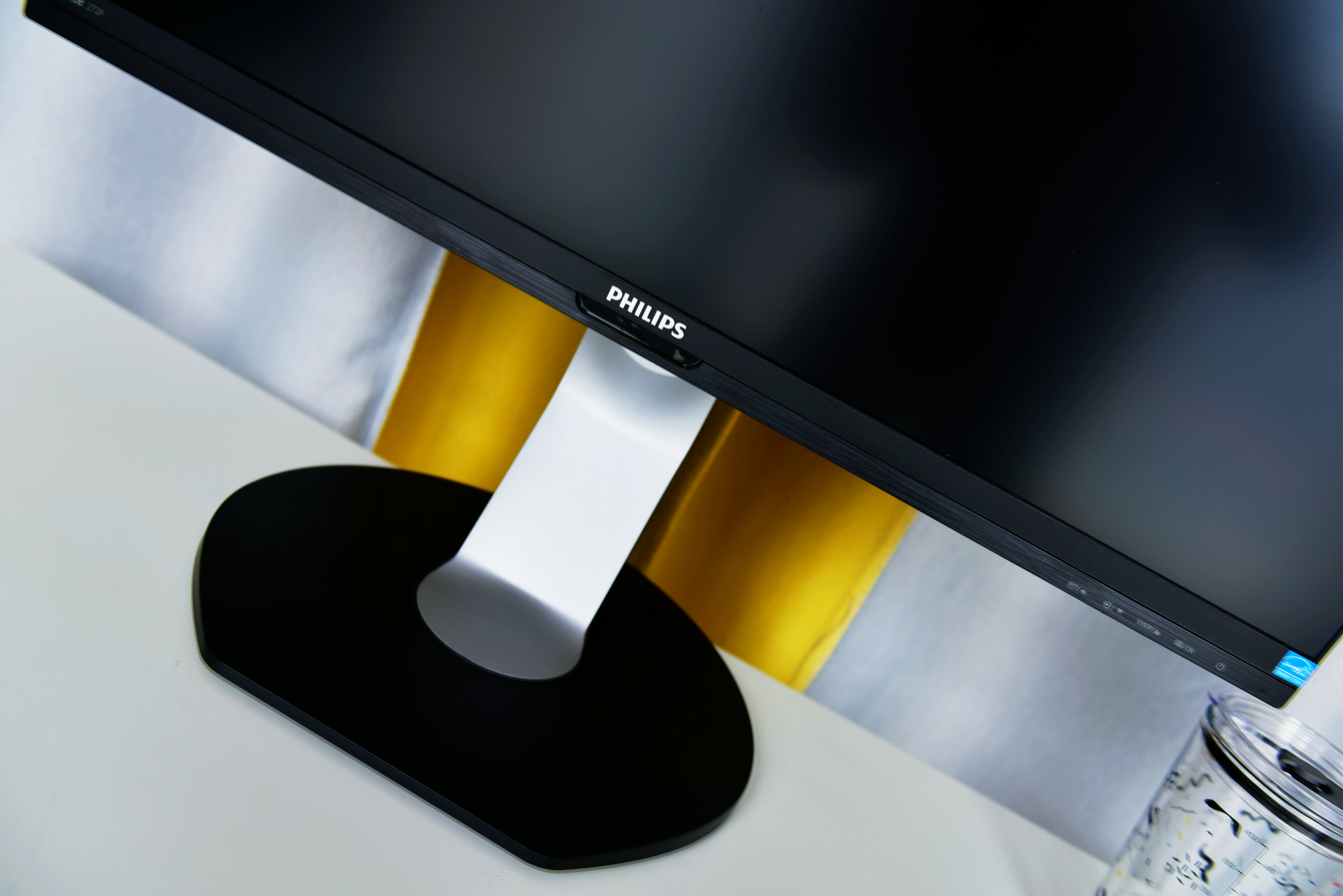 低蓝光飞利浦27寸显示器体验评测:10.7亿色搭配ips的4k加持!_设计