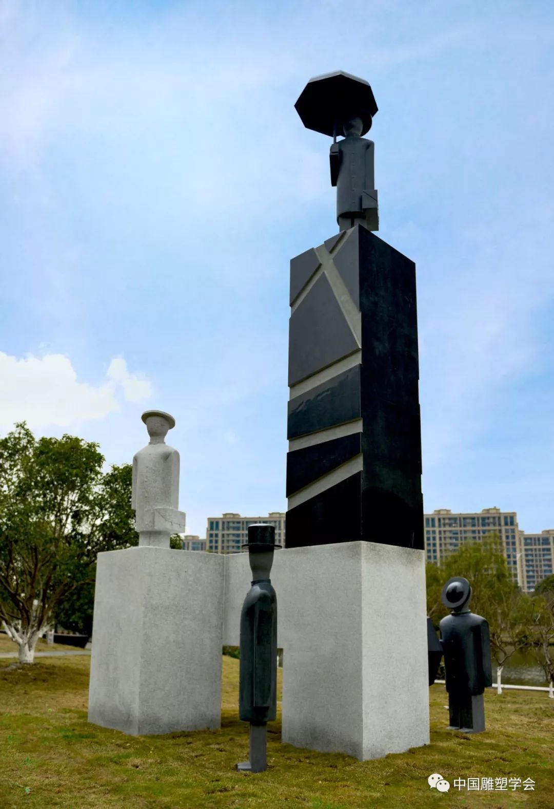 雕塑大展盛大开幕一大批中外名家力作落位黄石山雕塑公园开启视界未来