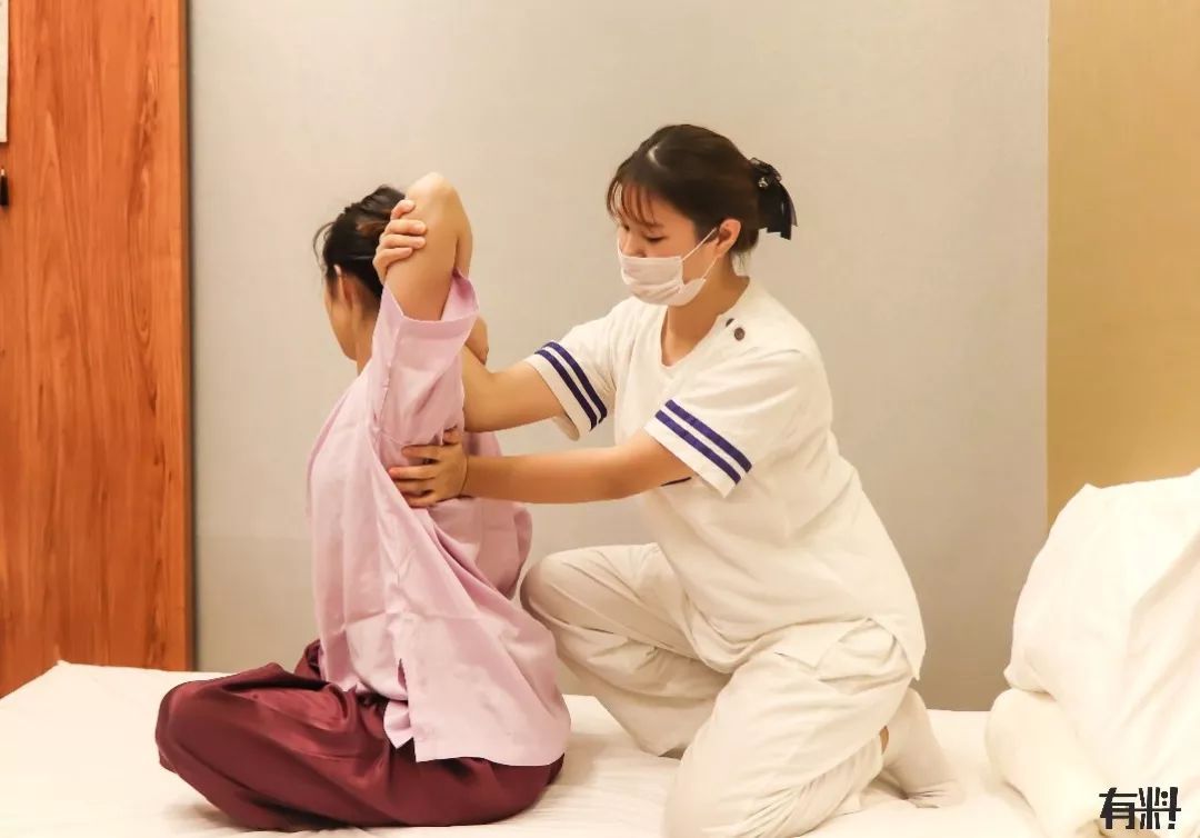 10份泰式按摩免费送!终于发现这片依偎在湖畔旁的泰式水疗圣地!