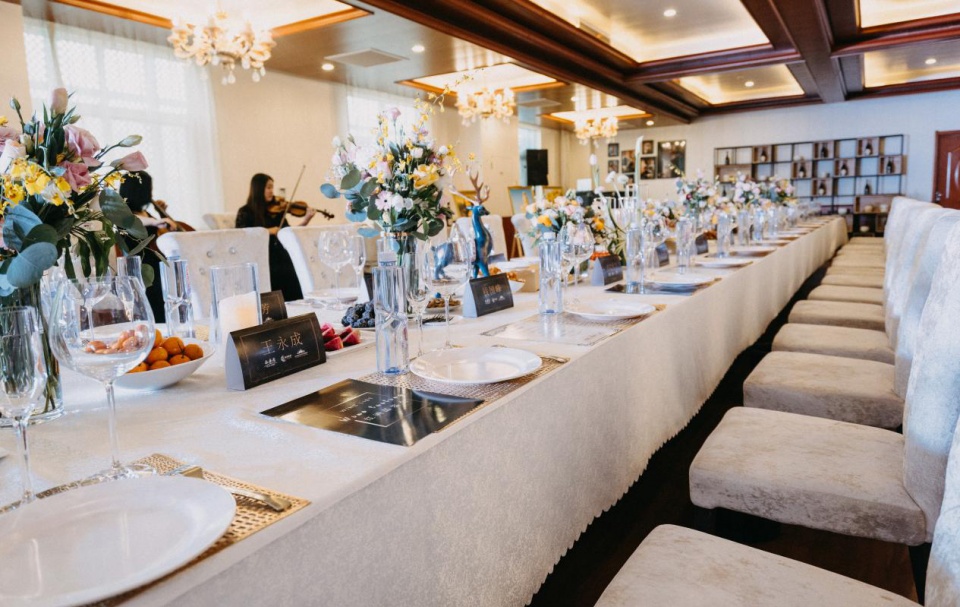 随葡萄酒行走世界2019西安港红酒品鉴会浓情开启