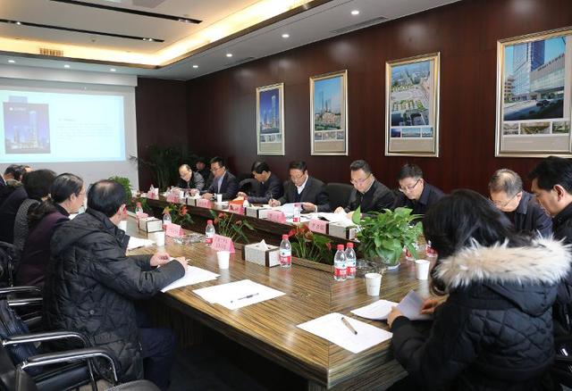 在兰州中心,张世珍深入呷哺呷哺,玉泉山庄等餐饮服务单位,详细了解
