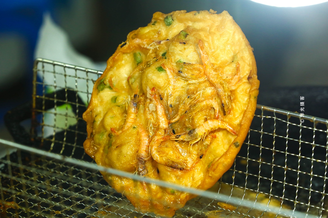 原创北海老街,必吃那脆香虾饼,还要走一条彼此心照不宣的巷道