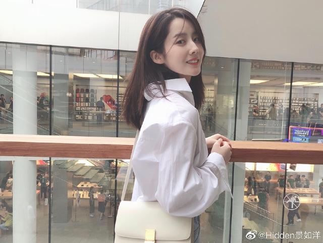 被周星驰一眼看中,一双"包浆腿"美到天际_景如洋