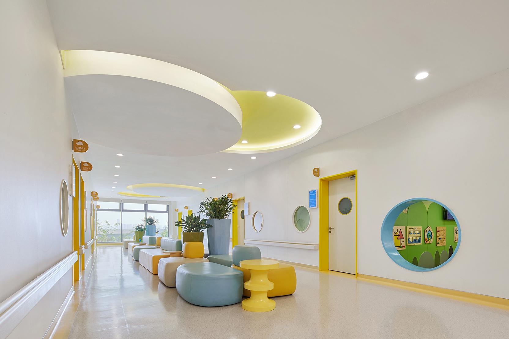 a杰恩设计"去医疗机构化"——乐园般的重庆佑佑宝贝妇儿医院_儿童
