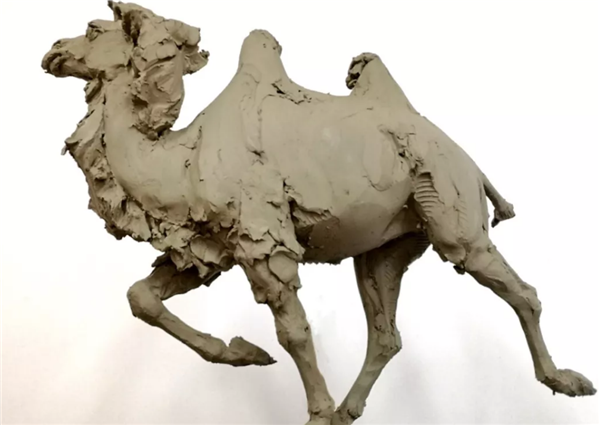 骆驼丨田跃民雕塑作品欣赏(泥稿)