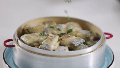 就是我们舟山人最地道的做法这五道带鱼的传统吃法带鱼烧萝卜带鱼冻