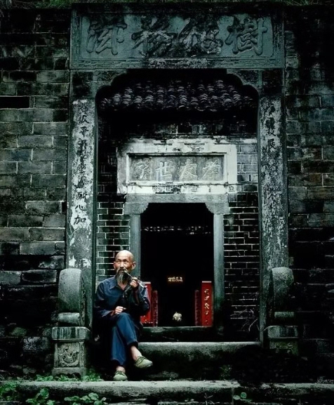 流淌着岁月的中国门:门外斑驳沧桑,门内生机盎然-搜狐大视野-搜狐新闻