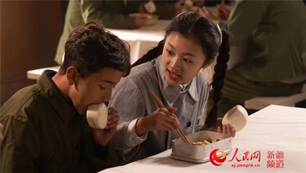 电影《奔腾的托什干河》在新疆阿克苏首映