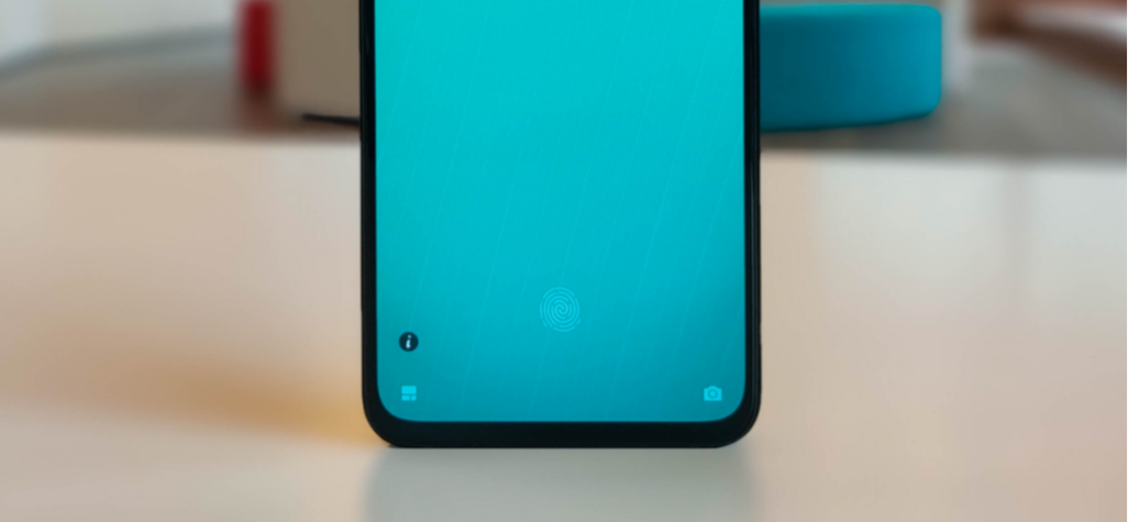 在屏幕规格方面,坚果pro 3采用的是维信诺1080p amoled 屏幕(支持dc调