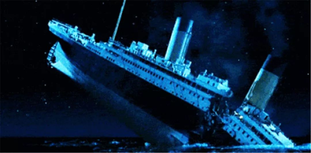 泰坦尼克号如果正面撞图片