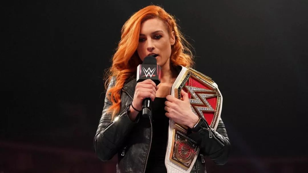 becky lynch)现任raw女子冠军在tlc大赛那场惨烈的败仗后似乎都在追求