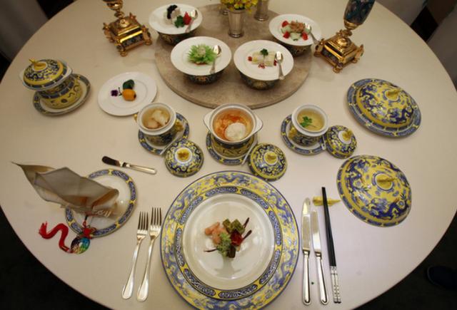 国宴餐桌上,外国人为什么害怕吃中国菜?国宴都有哪些食物?