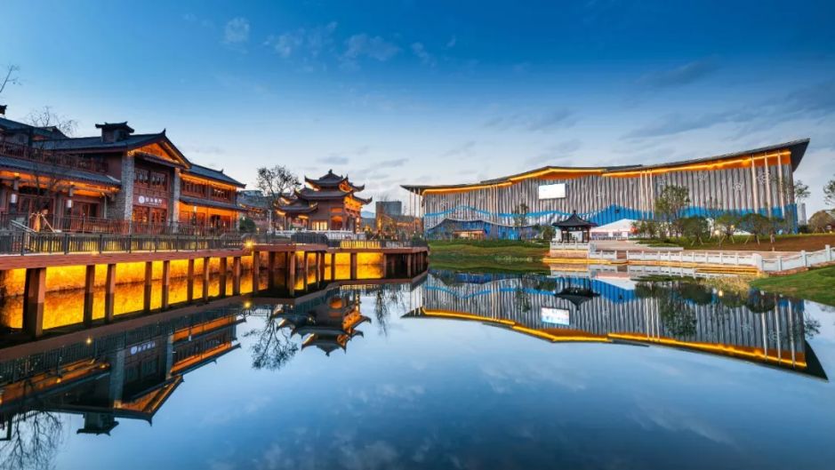 昆明融创文旅城盛大开城荟萃六大民族文化打造小镇特色体验