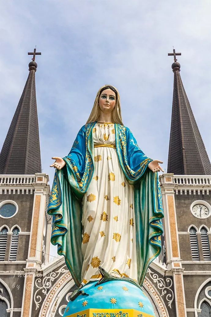 最奢华的钻石教堂竟在鲜为人知的泰国小城圣母像镶嵌2万克拉宝石