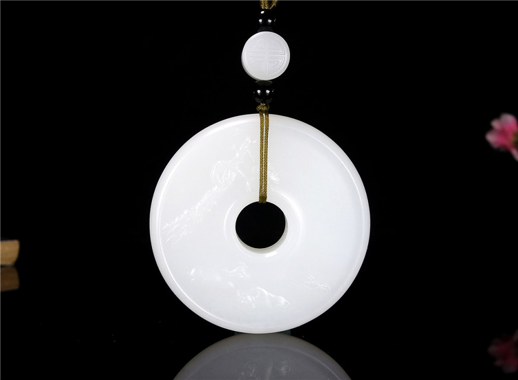 和田玉平安扣的寓意