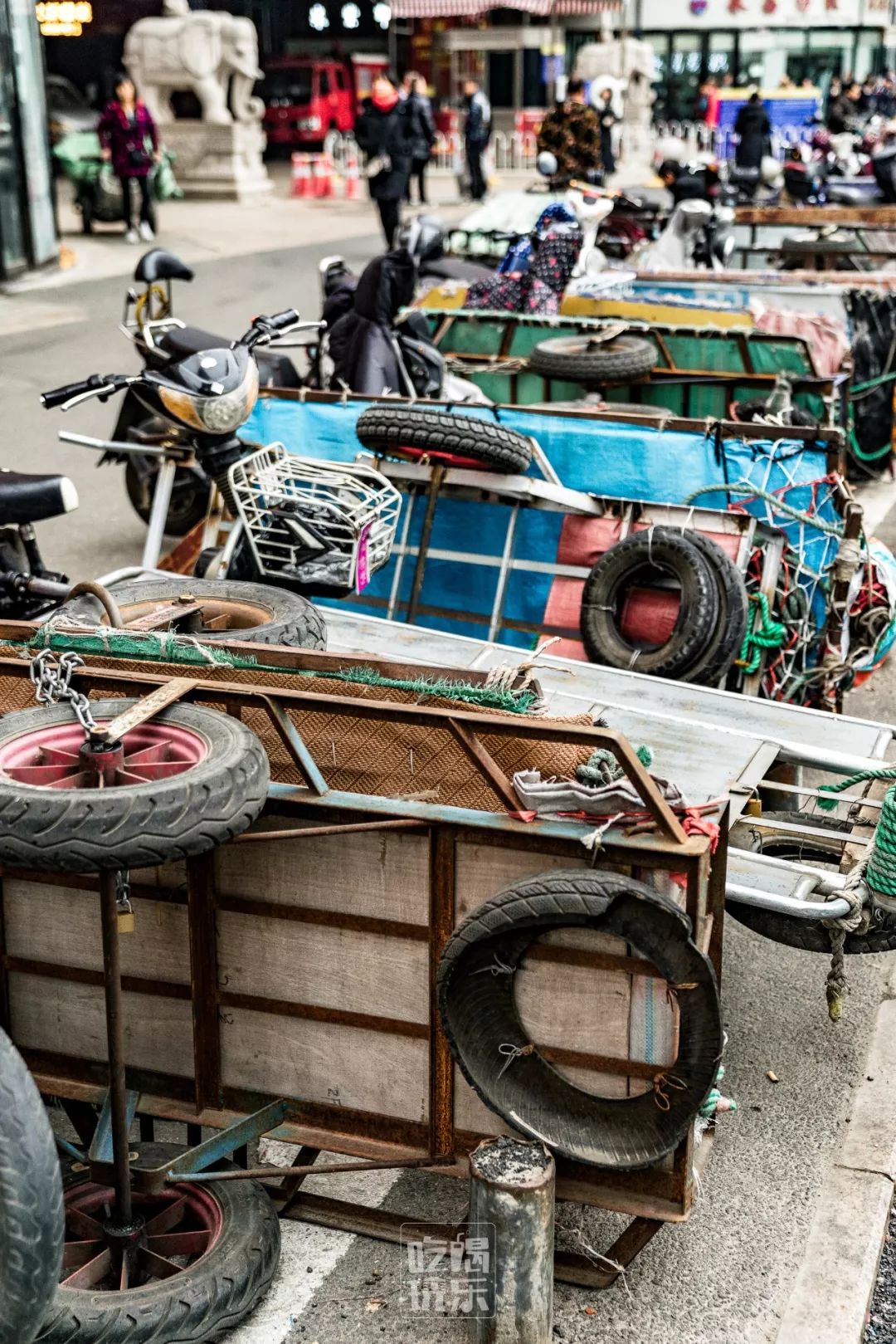 年末的汉正街,有着武汉最浓厚的节日祝福!