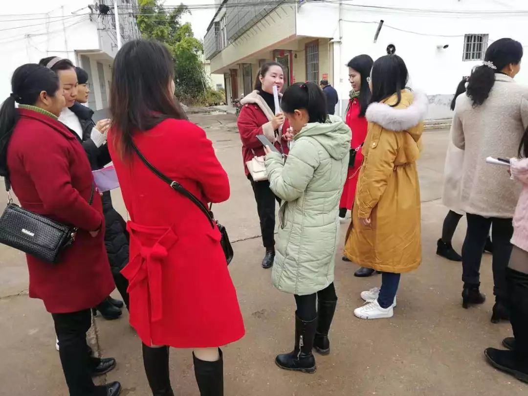 新时代文明实践谢坊镇召开赣南新妇女运动流动现场会