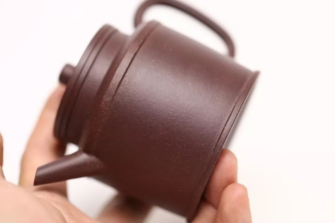 夏磊《志茂式执壶》锐利古意_紫砂